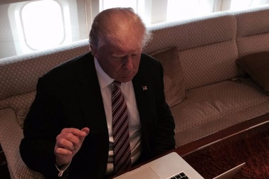 Tân Tổng thống Mỹ Donald Trump không hề biết sử dụng máy tính