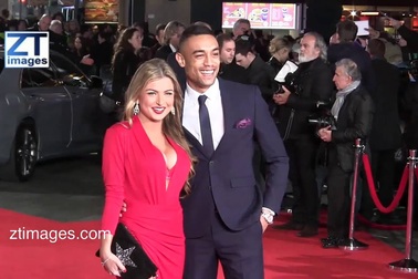 Zara Holland quyến rũ dự sự kiện