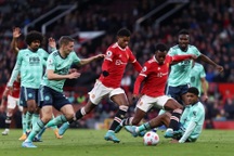 Vắng Ronaldo, Man Utd thoát thua Leicester nhờ VAR