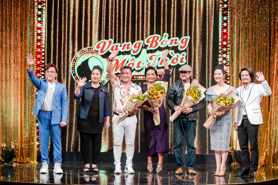 Lý Hùng lần đầu lên tiếng về tin đồn yêu “Nữ hoàng ảnh lịch” Diễm Hương - 1 Lý Hùng lần đầu lên tiếng về tin đồn yêu “Nữ hoàng ảnh lịch” Diễm Hương - 1