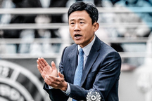 Hé lộ danh tính trợ lý đầu tiên được HLV Kim Sang Sik mang tới Việt Nam