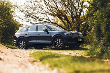 Mẫu xe "song sinh" với Porsche Cayenne sẽ bị ngừng sản xuất vào năm 2026?