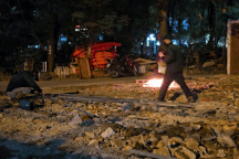 Đêm không ngủ của người lao động mưu sinh trong giá lạnh