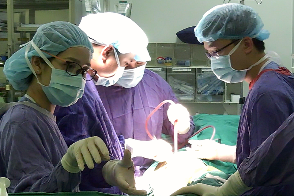 Phẫu thuật khớp gối cho “bông hồng thép” của đội tuyển bắn súng Việt Nam - 2 Phẫu thuật khớp gối cho “bông hồng thép” của đội tuyển bắn súng Việt Nam - 2