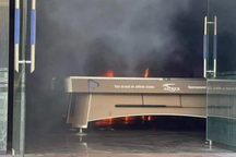 Tạm giữ nghi phạm ném bom xăng đốt nhà dân ở Ninh Bình