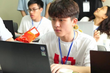 Nam sinh viên IT giành quán quân lập trình, được đặc cách tuyển dụng dù chưa tốt nghiệp