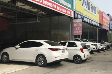 Bán rẻ trăm triệu cắt lỗ, khách chê đắt: Dân buôn ô tô cũ khóc ròng