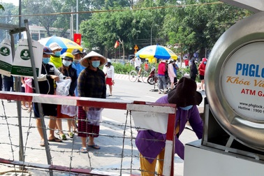 "Cây ATM" gạo phục vụ miễn phí hàng nghìn hộ dân trong khu vực cách ly