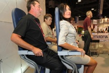 Nhiều hãng bay quốc tế sắp có ghế nửa đứng nửa ngồi, giá dưới 100.000 đồng?