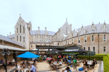 Làm thế nào để đạt được học bổng Úc 50% học phí?