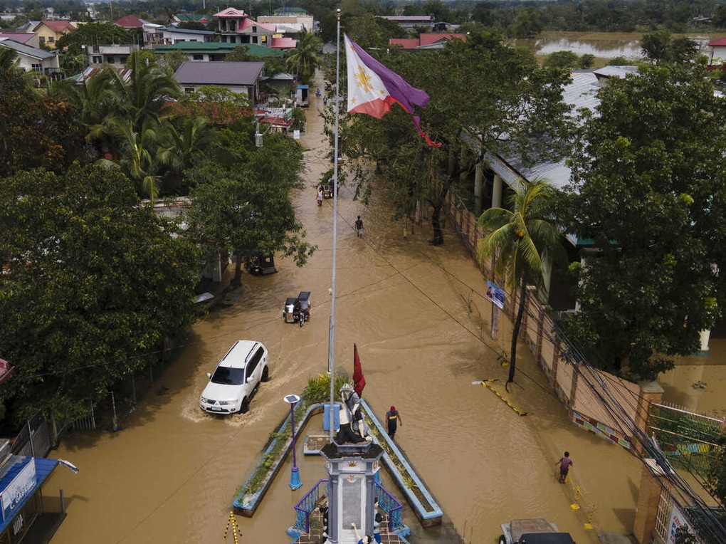 Lũ lụt, lở đất nghiêm trọng hậu bão Noru tại Philippines - 1 Lũ lụt, lở đất nghiêm trọng hậu bão Noru tại Philippines - 1