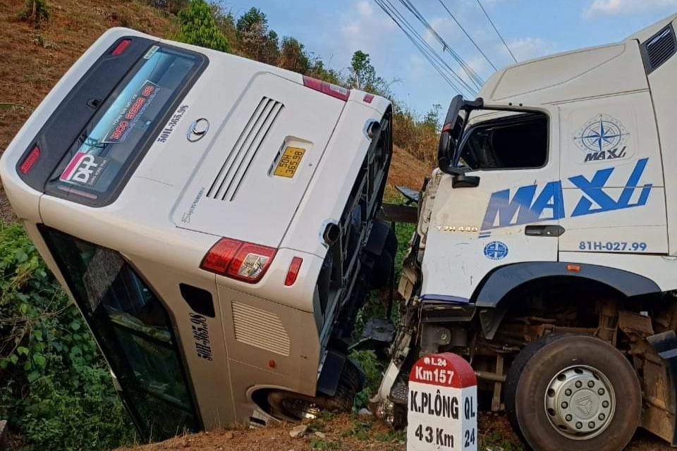 Vụ tai nạn ở Kon Tum: Tài xế xe tải kể lại khoảnh khắc 2 xe đối đầu - 3