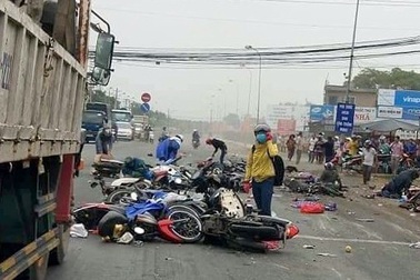 Kinh nghiệm lái xe gần xe công-ten-nơ, xe tải cỡ lớn