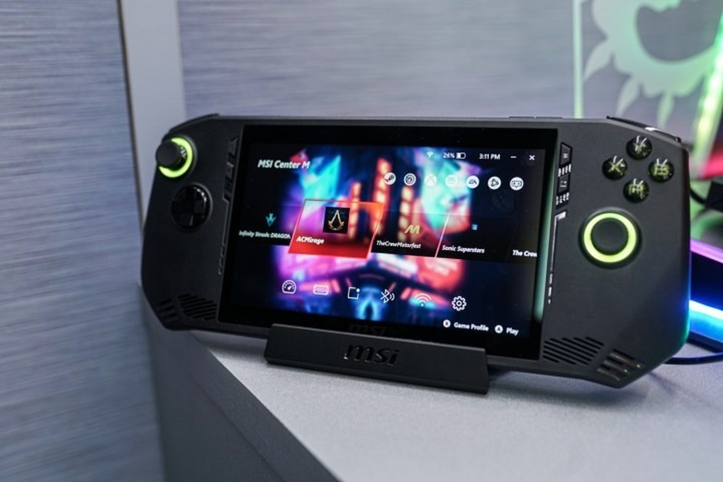 CES 2024: Máy chơi game cầm tay đầu tiên chạy chip Intel Core Ultra - 2 CES 2024: Máy chơi game cầm tay đầu tiên chạy chip Intel Core Ultra - 2