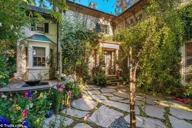 Jessica Simpson bán nhà chuyển đến biệt thự 13 triệu USD