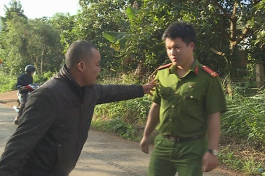 Vi phạm luật giao thông còn đánh người thi hành công vụ