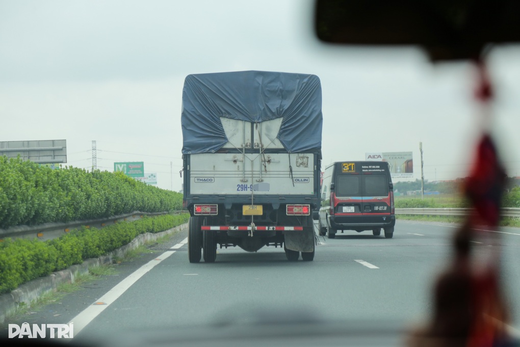 Tai nạn giảm, tốc độ di chuyển tăng sau 2,5 tháng phân làn 2 tuyến cao tốc - 2 Tai nạn giảm, tốc độ di chuyển tăng sau 2,5 tháng phân làn 2 tuyến cao tốc - 2