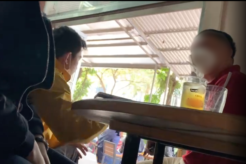 Hà Nội: Một phóng viên trình báo bị đe dọa, giam lỏng khi tác nghiệp - 2 Hà Nội: Một phóng viên trình báo bị đe dọa, giam lỏng khi tác nghiệp - 2
