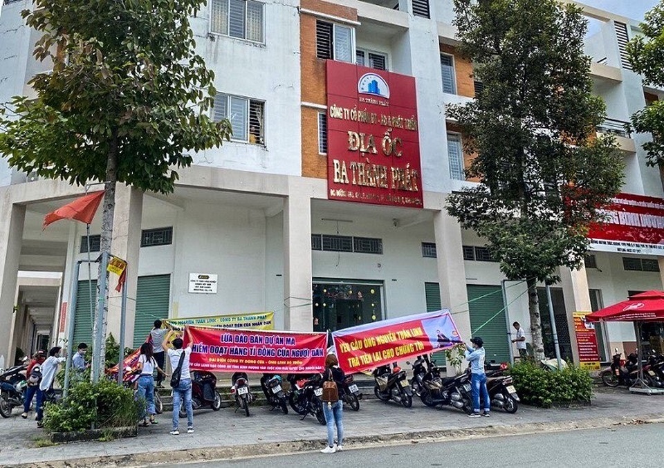 Bắt Giám đốc công ty vẽ dự án ma chiếm đoạt 14 tỷ đồng - 3 Bắt Giám đốc công ty vẽ dự án ma chiếm đoạt 14 tỷ đồng - 3
