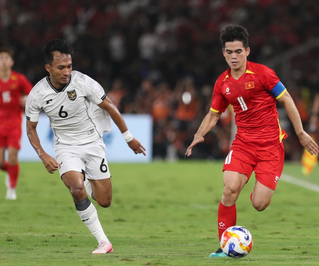 U23 វៀតណាម ទទួលបានប្រាក់រង្វាន់ ២ពាន់លានដុង ក្រោយឈ្នះជើងឯក កំណត់ថ្ងៃត្រឡប់ - ១ U23 Việt Nam nhận thưởng 2 tỷ đồng sau chức vô địch, chốt ngày về nước - 1