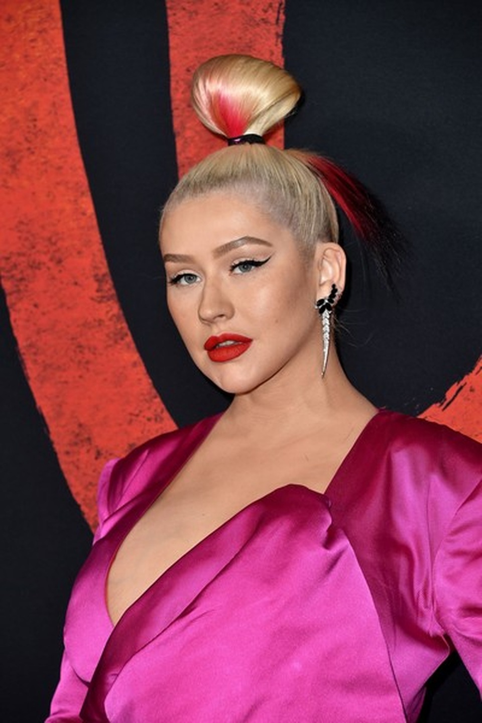 Cận cảnh gương mặt như tượng sáp của Christina Aguilera - 1 Cận cảnh gương mặt như tượng sáp của Christina Aguilera - 1