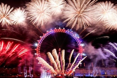Mãn nhãn màn trình diễn pháo hoa mừng năm mới ở Anh