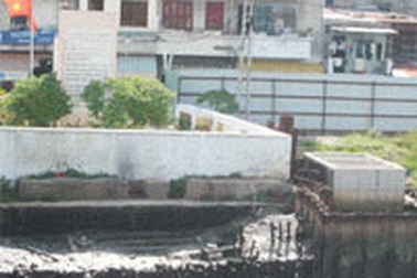 TPHCM xử phạt đơn vị làm hỏng bia tưởng niệm