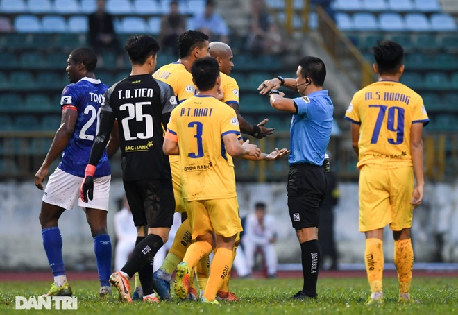 CLB Nam Định vượt thác ghềnh trụ hạng thành công V-League - 6 CLB Nam Định vượt thác ghềnh trụ hạng thành công V-League - 6