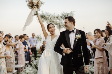 Cựu hoa hậu hoàn vũ Thái Lan lên xe hoa