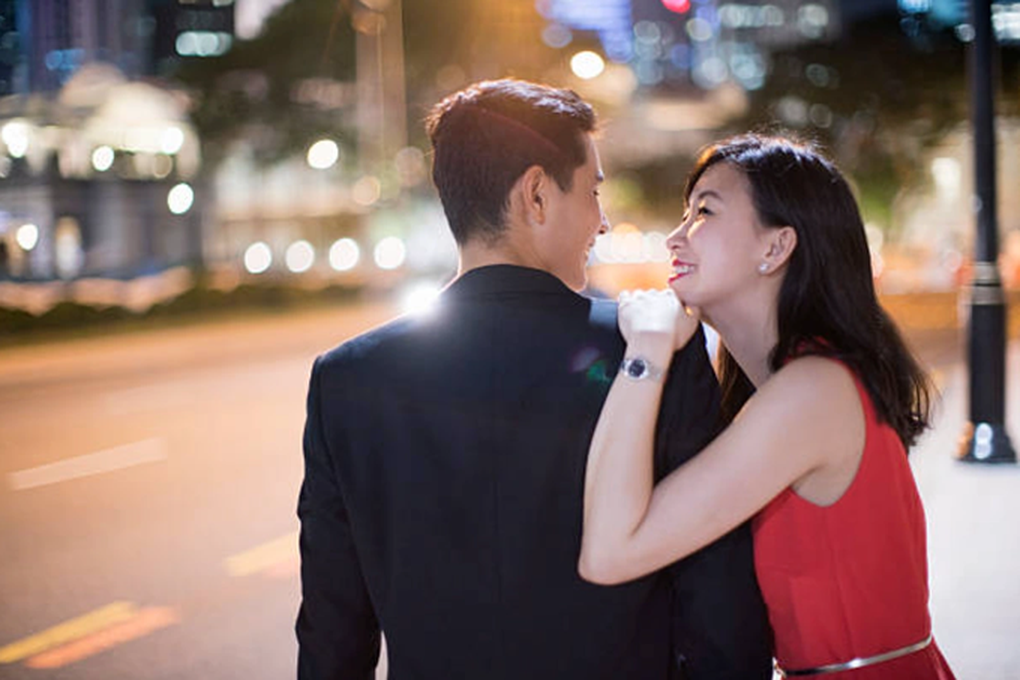 Đang ăn cơm, con gái hỏi một câu khiến tôi tái mặt - 1 Đang ăn cơm, con gái hỏi một câu khiến tôi tái mặt - 1