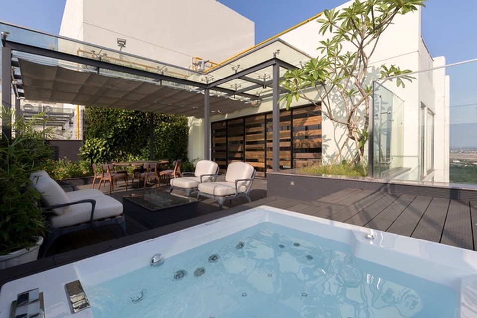Những căn penthouse sang trọng, với khu vườn trên mây đẹp mê ở Hà Nội - 13 Những căn penthouse sang trọng, với khu vườn trên mây đẹp mê ở Hà Nội - 13