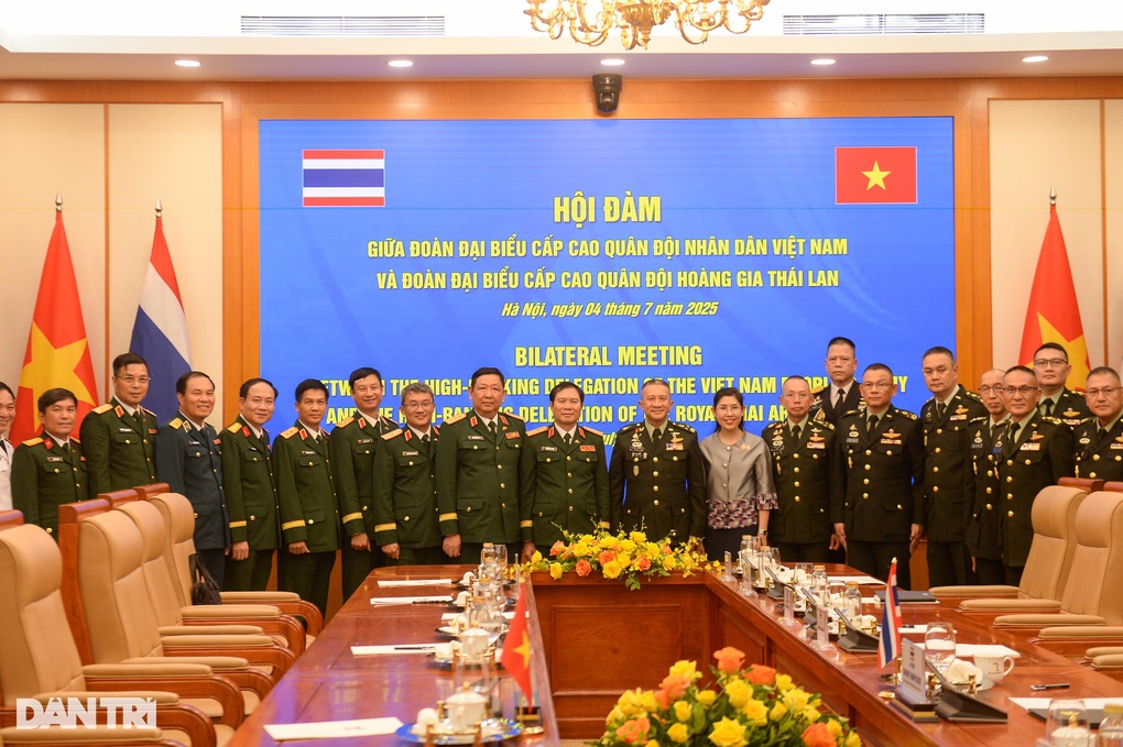 Đại tướng Nguyễn Tân Cương hội đàm Tư lệnh Lực lượng Quốc phòng Thái Lan - 3