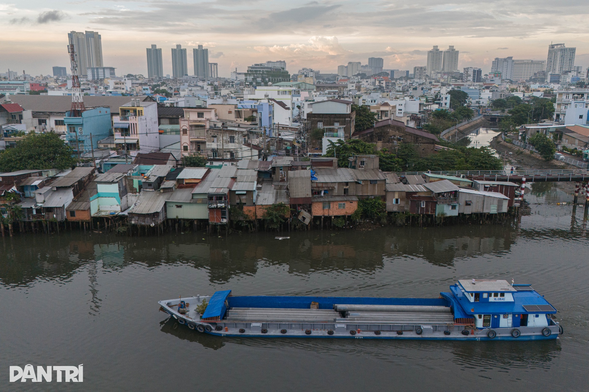 Người dân ven kênh Đôi dỡ nhà, giao mặt bằng cho dự án 7.300 tỷ đồng - 2 Người dân ven kênh Đôi dỡ nhà, giao mặt bằng cho dự án 7.300 tỷ đồng - 2
