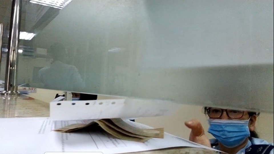 Loạt cán bộ hải quan nhúng chàm vì bảo kê buôn lậu, nhận hối lộ - 2 Loạt cán bộ hải quan nhúng chàm vì bảo kê buôn lậu, nhận hối lộ - 2
