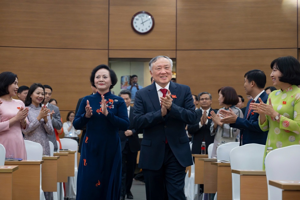 Sau thành quả sắp xếp bộ máy là những bữa cơm lùa vội, bao đêm không ngủ - 1 Sau thành quả sắp xếp bộ máy là những bữa cơm lùa vội, bao đêm không ngủ - 1
