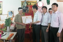 Truy tặng Bằng khen cho "anh hùng trẻ tuổi" Nguyễn Văn Nam