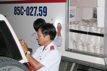 Trắng đêm “đánh” tôm giống “lậu”: Trốn đâu cho thoát !