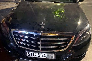 Hà Nội: Nam thanh niên lái Mercedes S500 đeo biển của GLS 350D