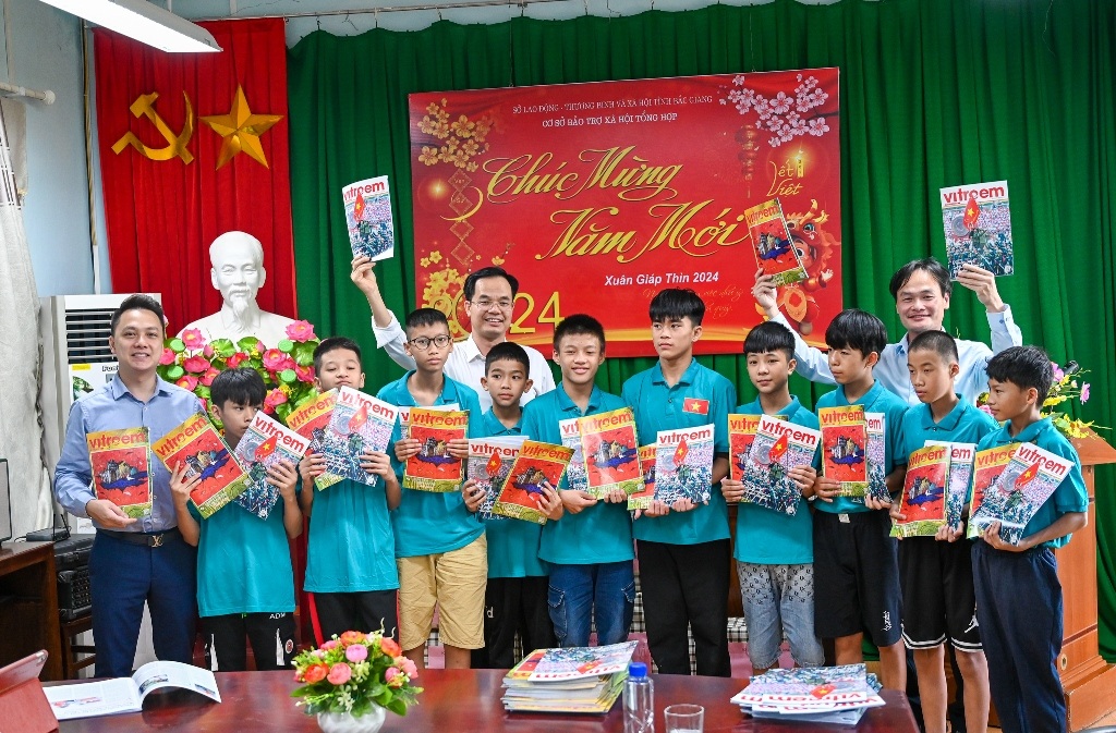 Báo Dân trí nối nhịp cầu yêu thương đến trẻ em thiệt thòi tỉnh Bắc Giang - 1