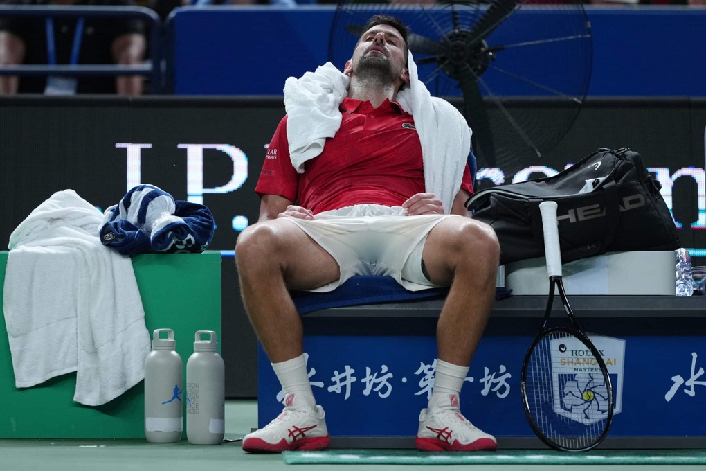 Djokovic bỏ họp báo, chịu áp lực lớn trước tứ kết Thượng Hải Masters - 1 Djokovic bỏ họp báo, chịu áp lực lớn trước tứ kết Thượng Hải Masters - 1