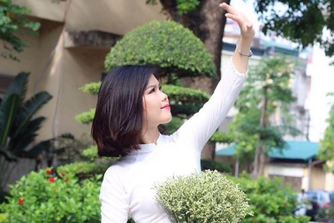 Vì thành phố này có anh nên em sẽ ở lại