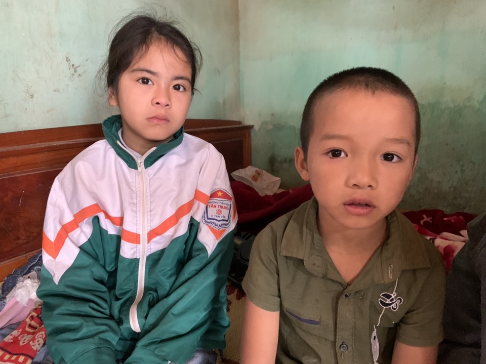Những đứa trẻ bị bỏ rơi được bạn đọc Dân trí giúp đỡ gần 103 triệu đồng - 1 Những đứa trẻ bị bỏ rơi được bạn đọc Dân trí giúp đỡ gần 103 triệu đồng - 1
