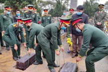 Truy điệu và an táng 3 hài cốt liệt sĩ được phát hiện cùng di vật