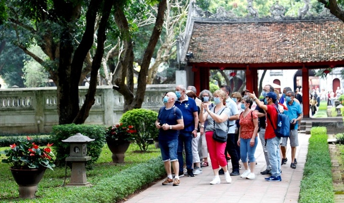 Khách du lịch yêu thích Hà Nội là điểm đến. 
