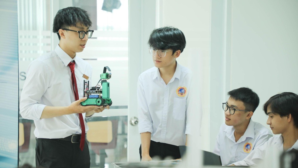 Sinh viên lấy chứng chỉ quốc tế chuyên ngành ngay năm nhất - 1