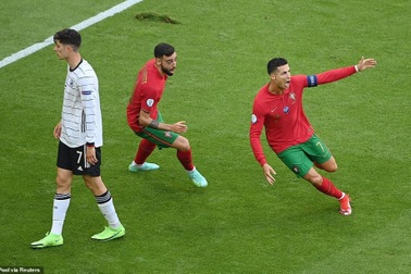 Tăng tốc như mãnh thú, C.Ronaldo cân bằng kỷ lục vĩ đại