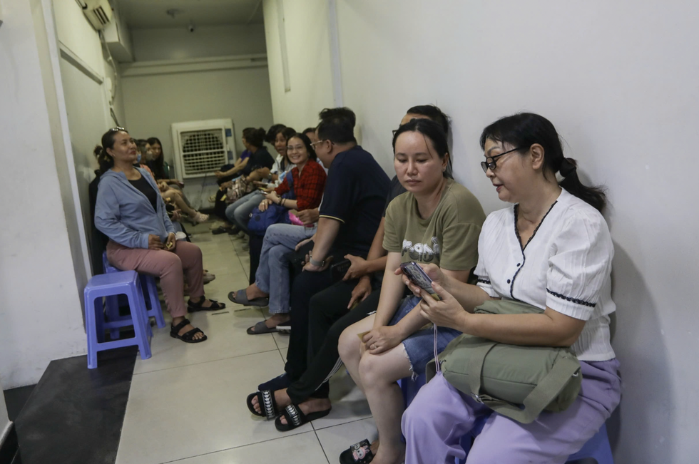 Giá vàng tự do vượt 164 triệu đồng/lượng, chuyên gia cảnh báo “ôm lỗ” lớn - 1 Giá vàng tự do vượt 164 triệu đồng/lượng, chuyên gia cảnh báo “ôm lỗ” lớn - 1