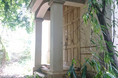 Hình ảnh "hoang hóa" của ngôi biệt thự "đòi" từ cựu Chủ tịch Hà Nội