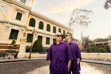 Nhà thiết kế Vũ Ngọc và Son biến Bưu điện thành sàn diễn thời trang