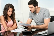 Mùng 1 Tết, chồng đòi ly hôn vì món quà vợ biếu nhà mẹ đẻ